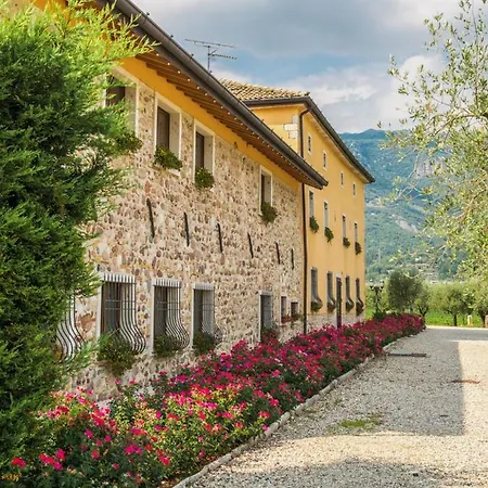 Farm stay Tenuta La Presa Caprino Veronese
